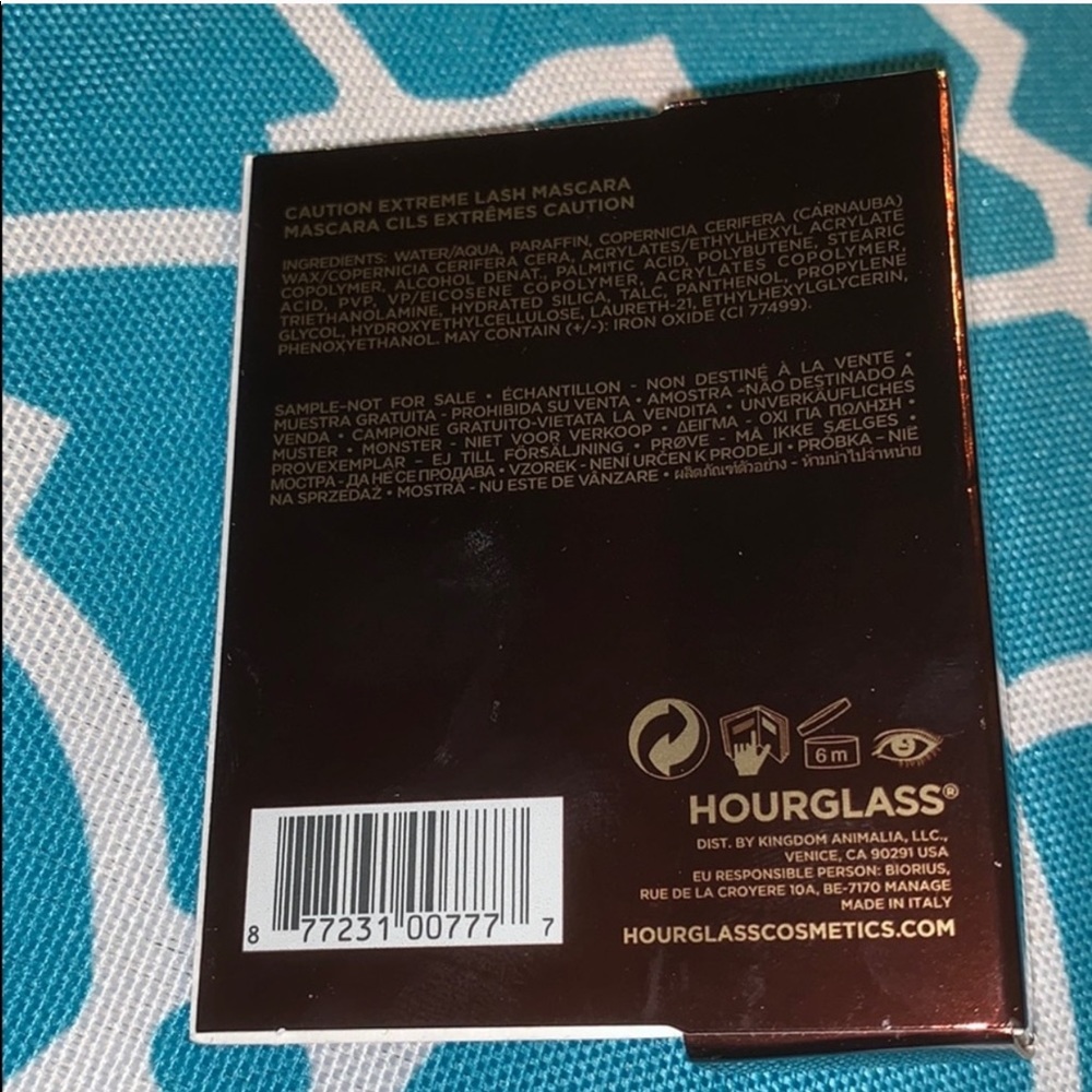 🆕 Hourglass CAUTION extreme lash black mascara - Picture 5 of 8